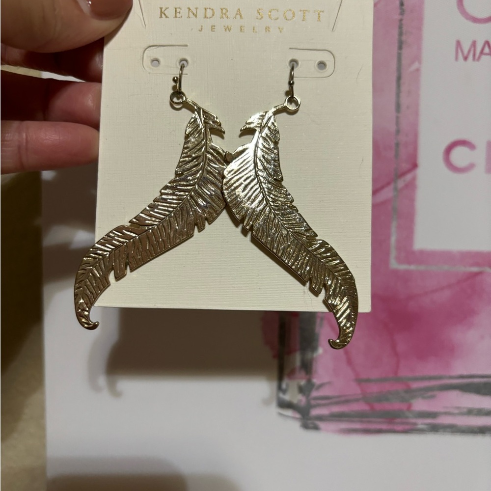 Kendra Scott | vintage gold feather earrings